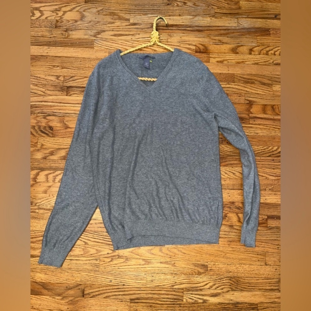 H&M V Neck Knit Sweater- Small PTP 19.5 inch